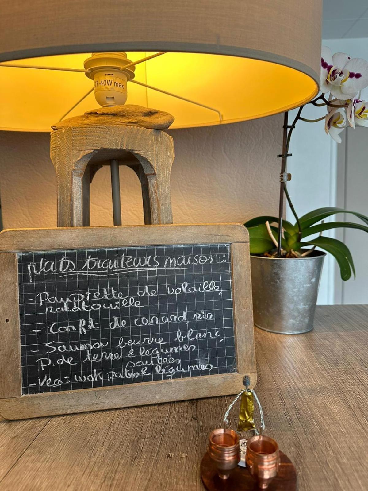 Hotel Astoria Saint-Etienne  Ngoại thất bức ảnh